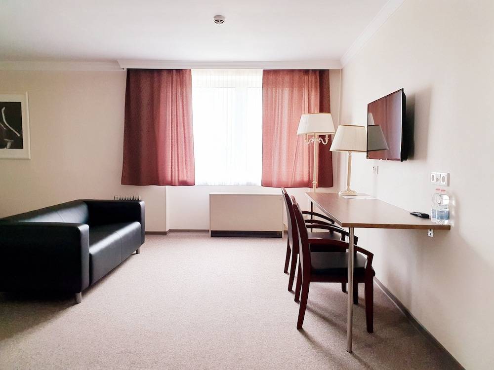 Hotel Pause - Free WiFi & Free Parking!! 1
