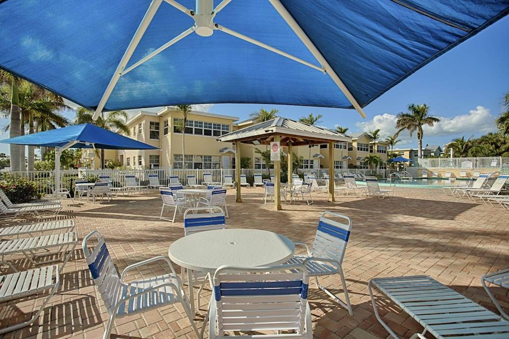 Barefoot Beach Resort 1