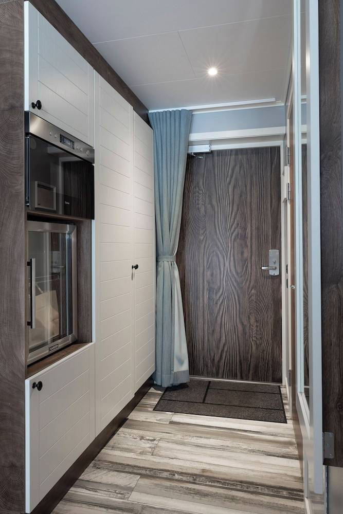 Lakelodge 2