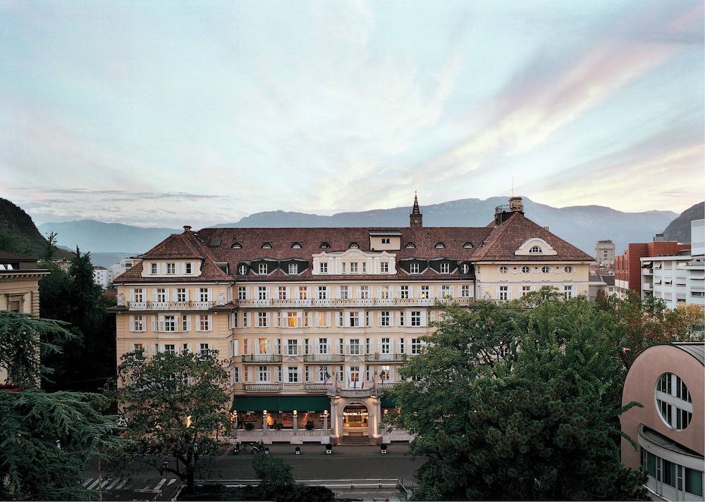 Parkhotel Laurin 1
