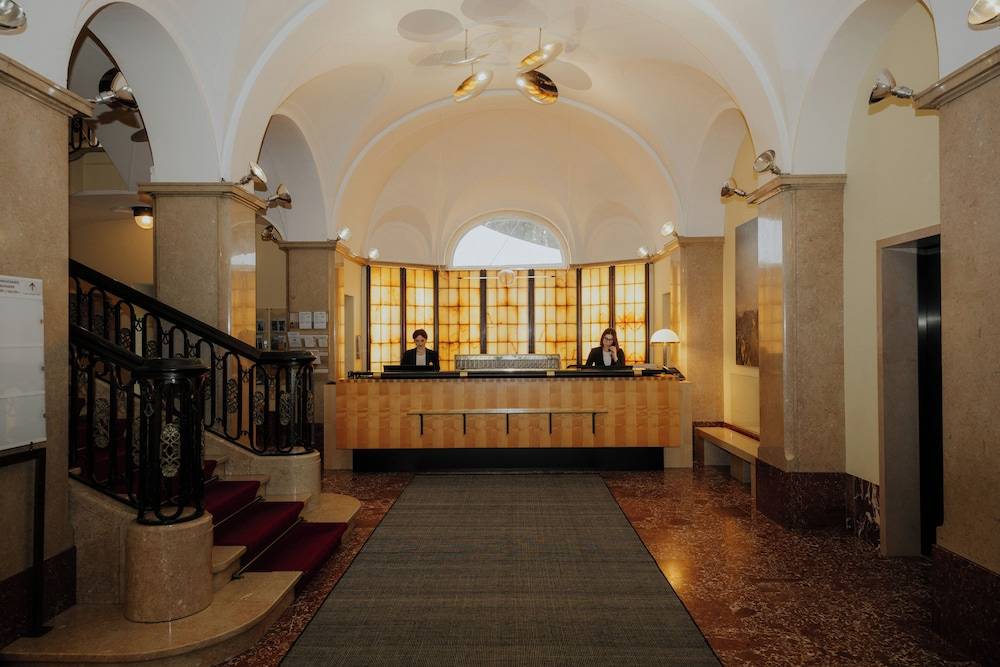 Parkhotel Laurin 2