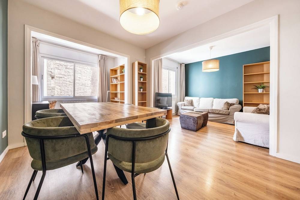 AinB Barcelona Sants Apartments 1