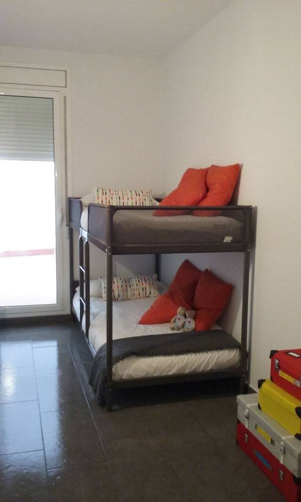 AinB Barcelona Sants Apartments 2