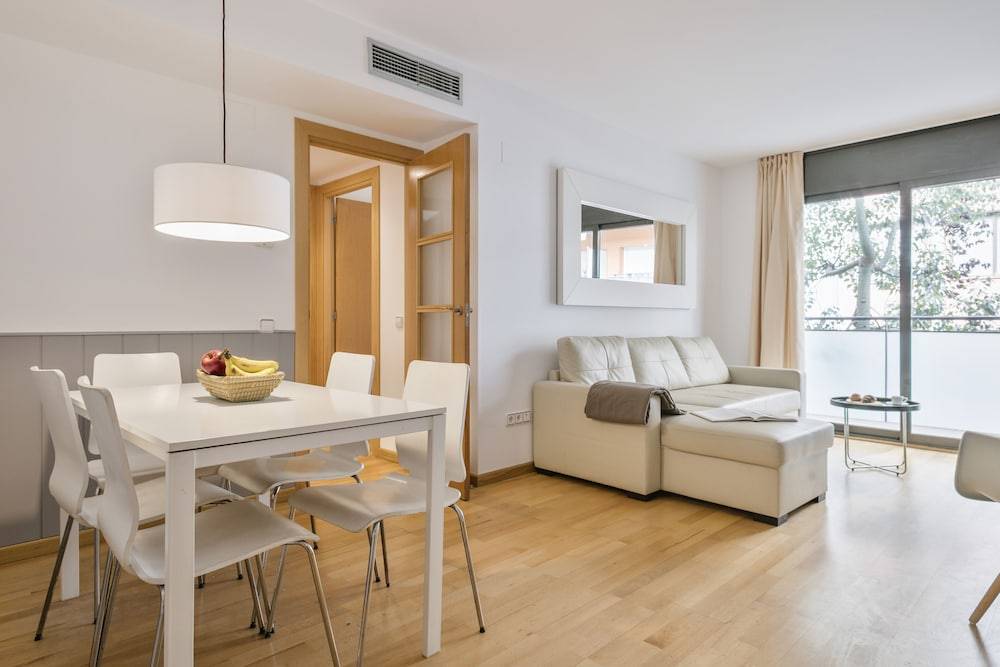 Inside Barcelona Apartments Princep 1