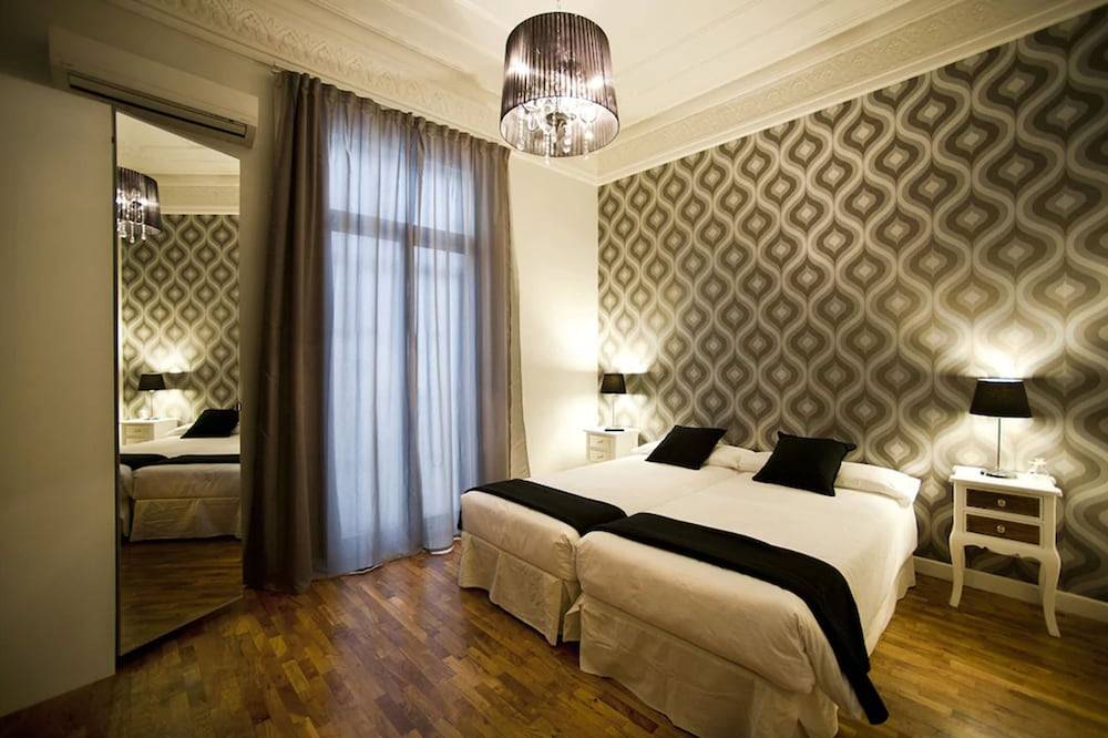 Super Balmes Guest House 1