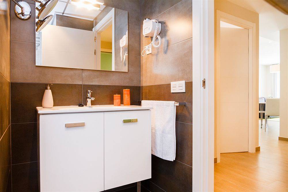 Feelathome Plaza Apartments 1
