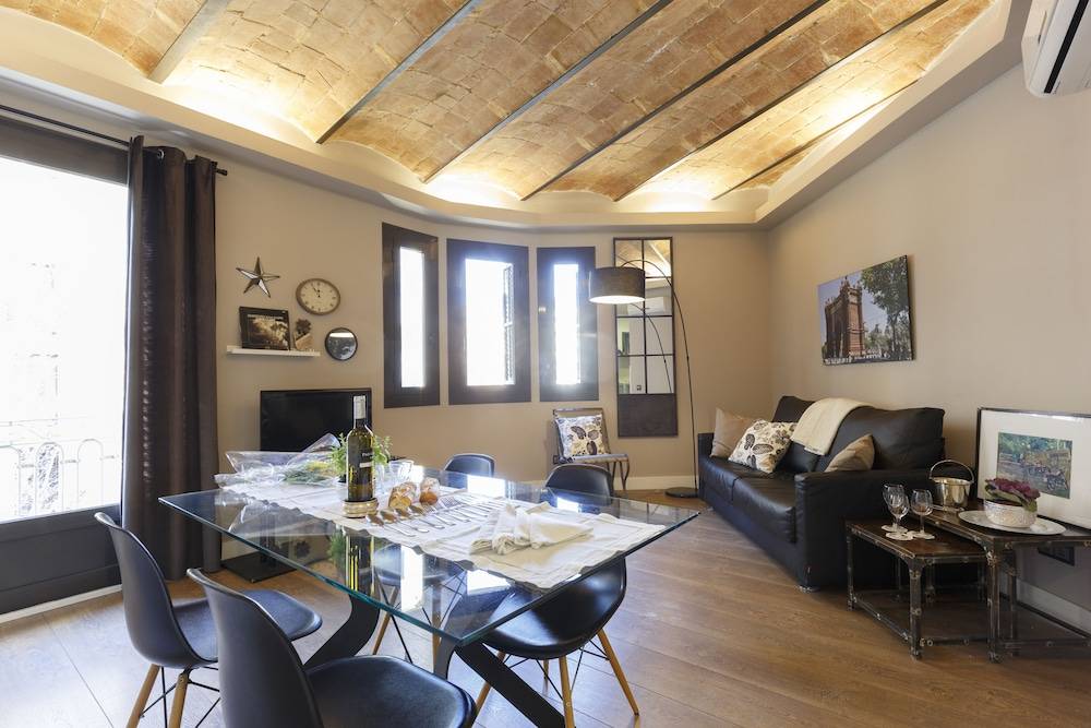 AinB Eixample-Miro Apartments 1