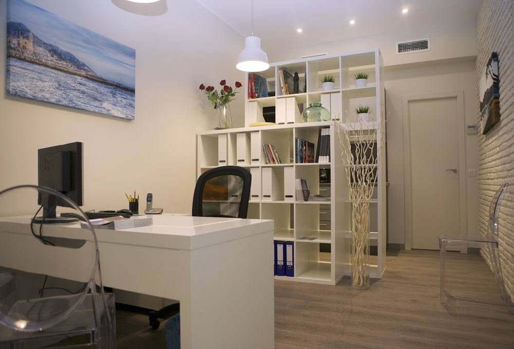 Eixample Building Apartments by Mercedes Heritage 2