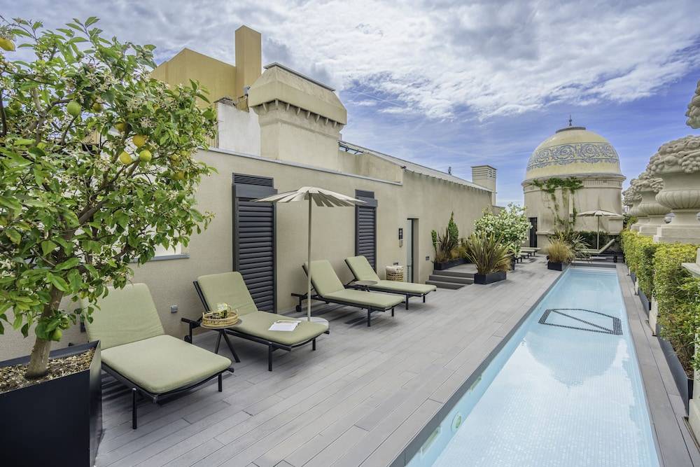 Casagrand Luxury Apartments Barcelona 1