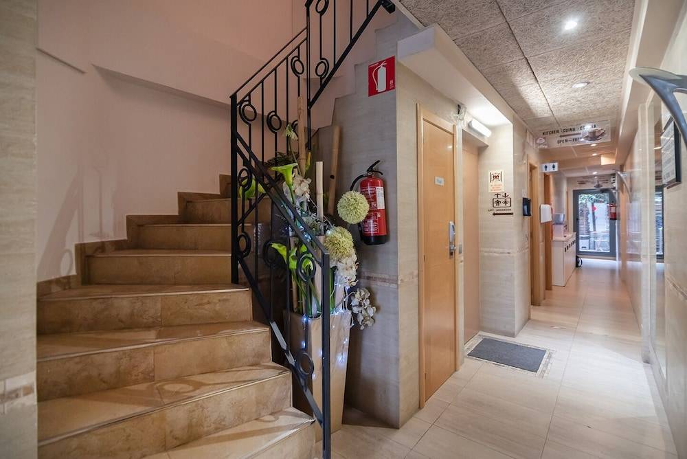 Hostal House 1