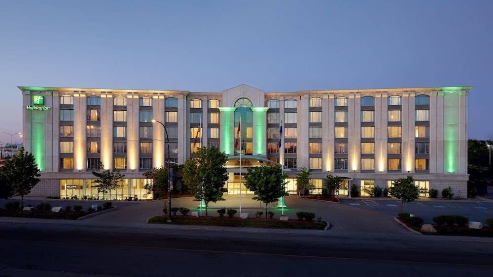 Holiday Inn & Suites MONTREAL AIRPORT by IHG 1