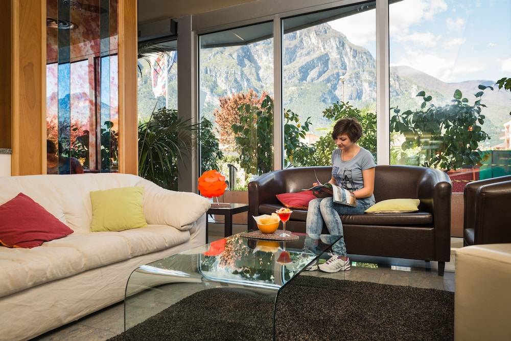 Ambassador Suite Hotel 2