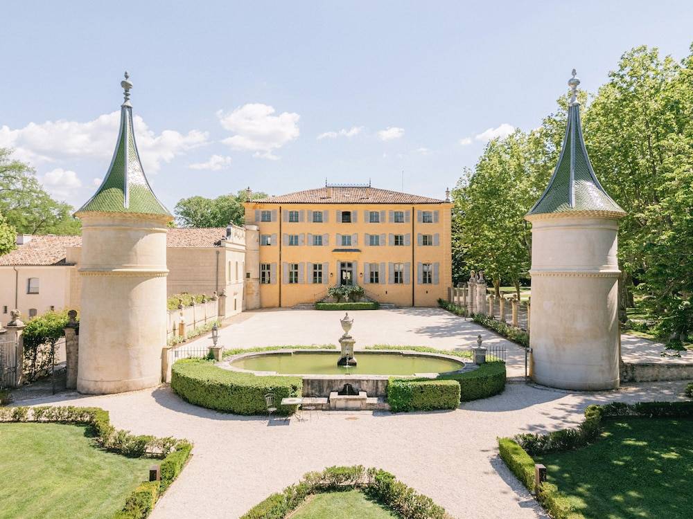 Château de Fonscolombe - Relais & Châteaux 1