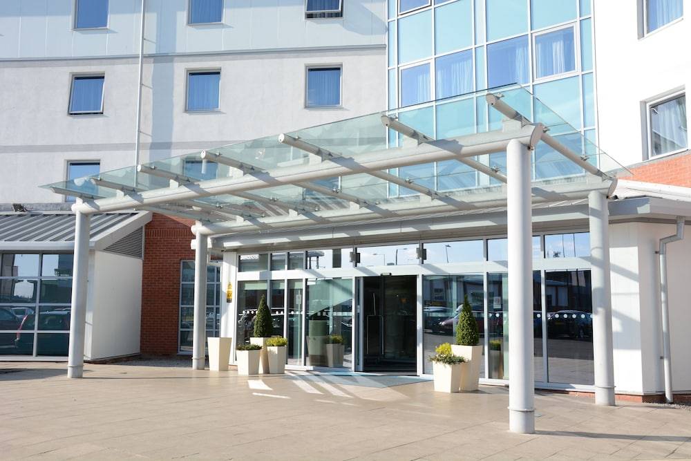 Holiday Inn Express LEIGH - SPORTS VILLAGE by IHG 1