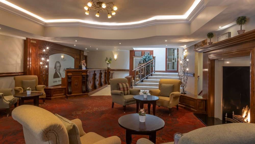 Court Yard Hotel 2