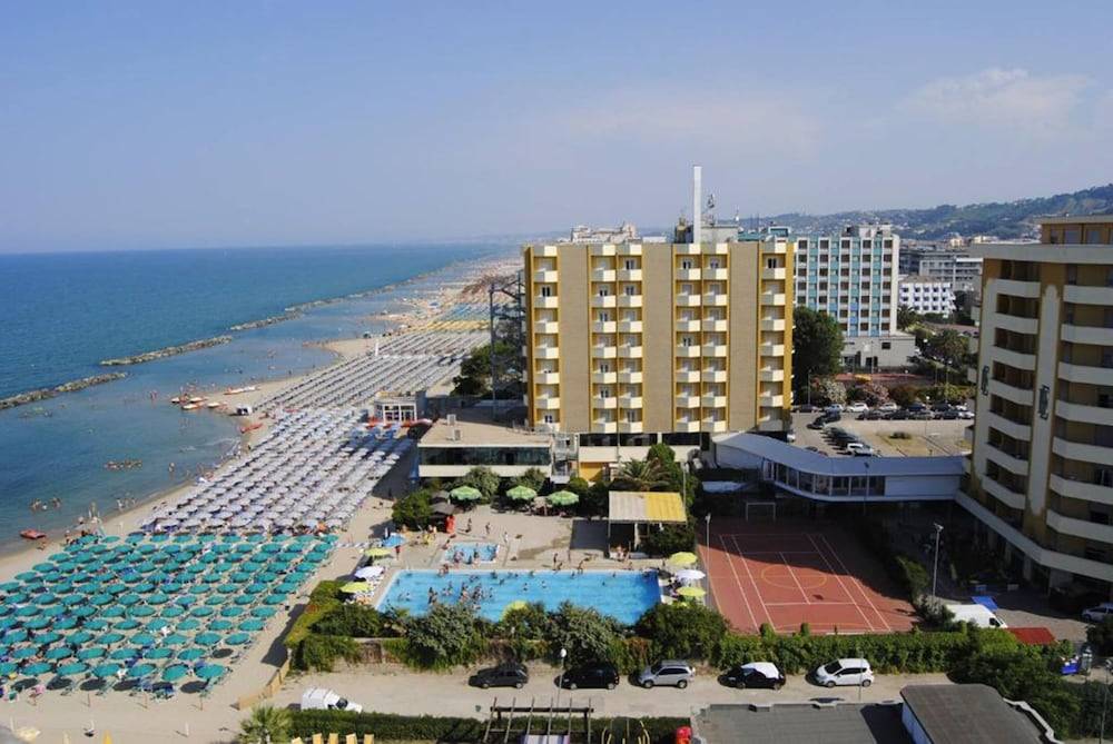 Grand Hotel Montesilvano 1