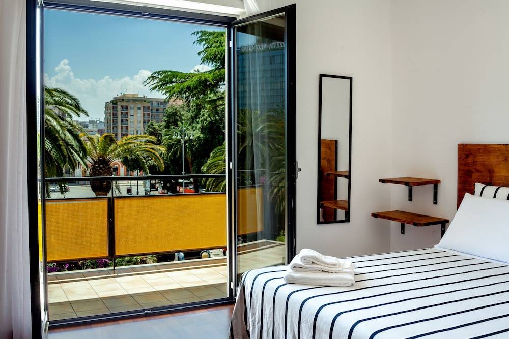 Travel B&B 1