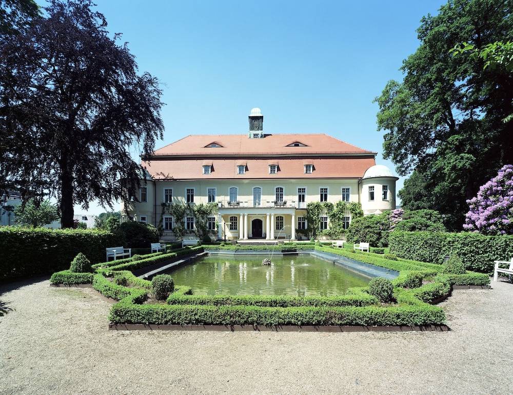 Hotel Schloss Schweinsburg 1