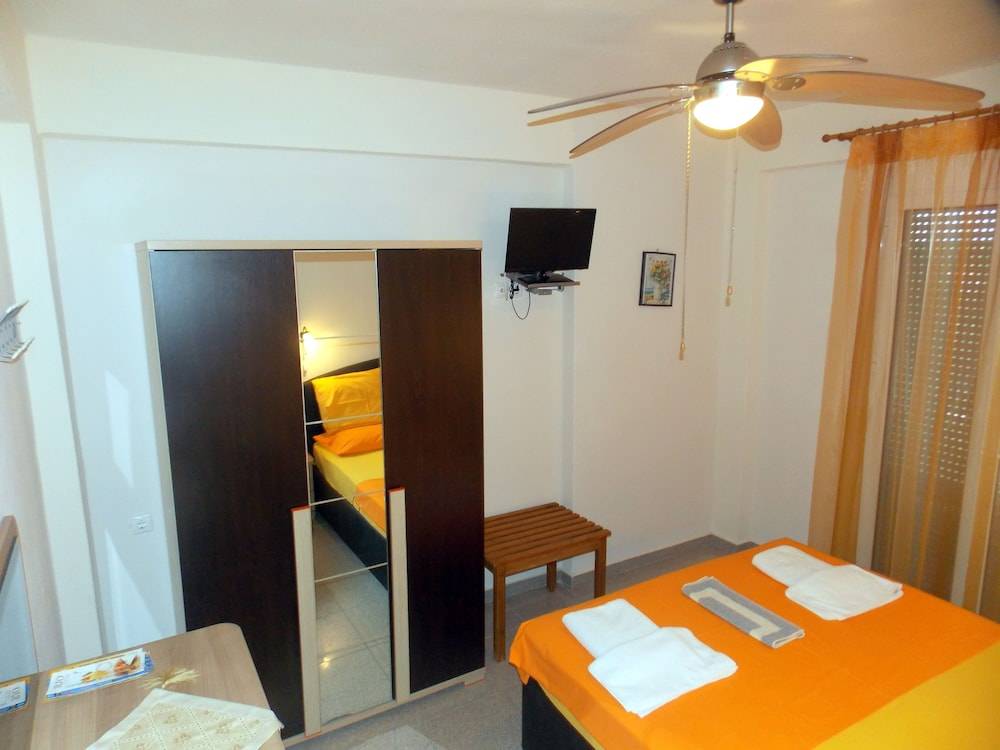Nikos Apartments 2