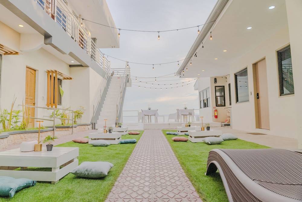 GT Seaside Inn 1