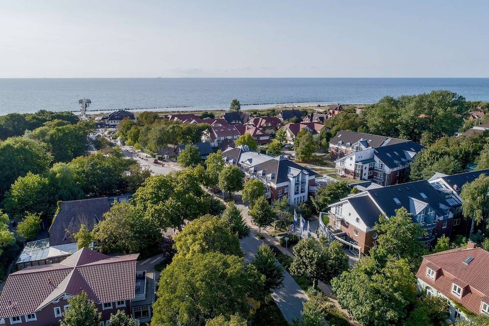Dorint Strandresort & Spa Ostseebad Wustrow 1