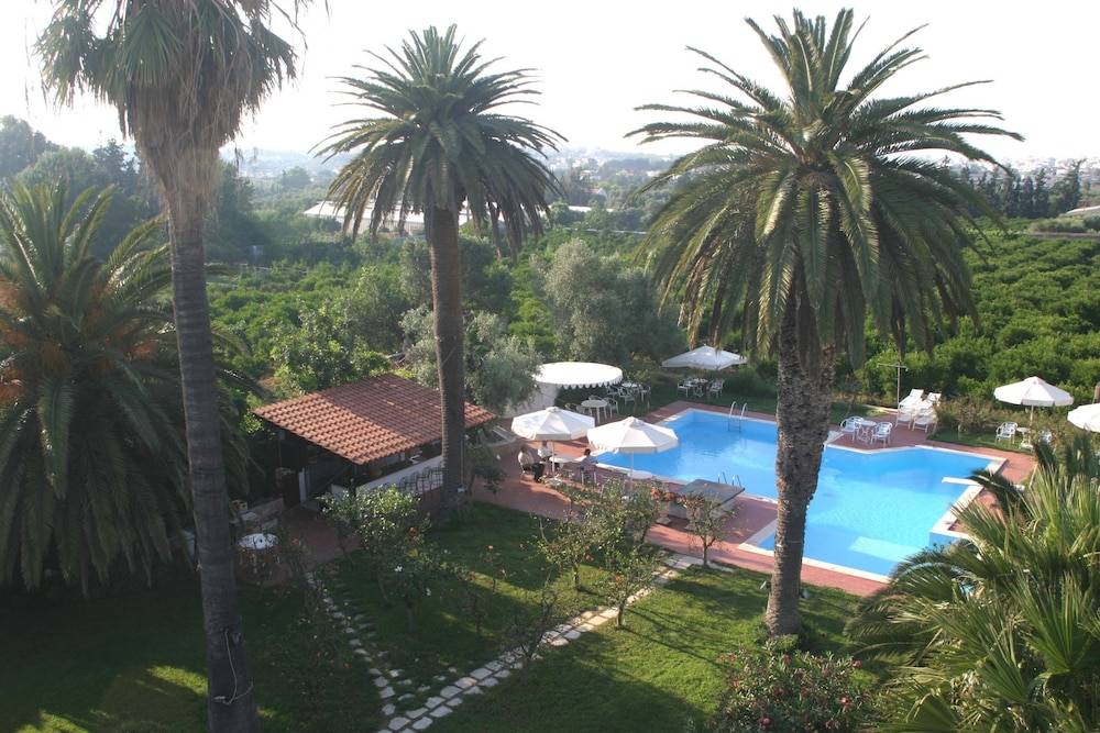 Oasis Guesthouse 1