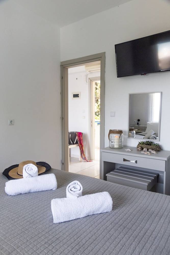 Roditsa Patritsia Apartments 2