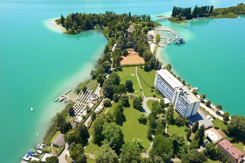 Parkhotel Pörtschach - Das Hotelresort mit Insellage am Wörthersee 1