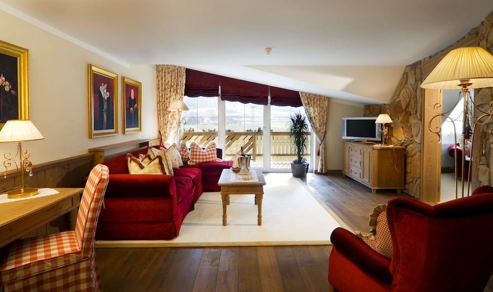 Hotel Majestic - Unique Spa Resort 2