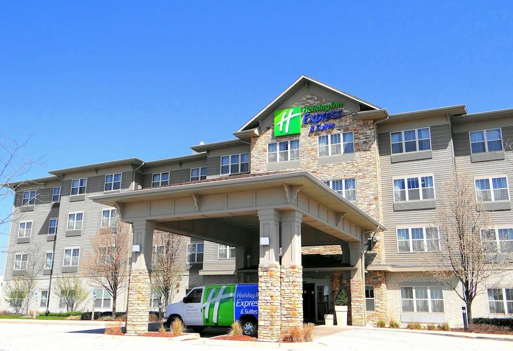 Holiday Inn Express & Suites CHICAGO WEST-ROSELLE by IHG 1