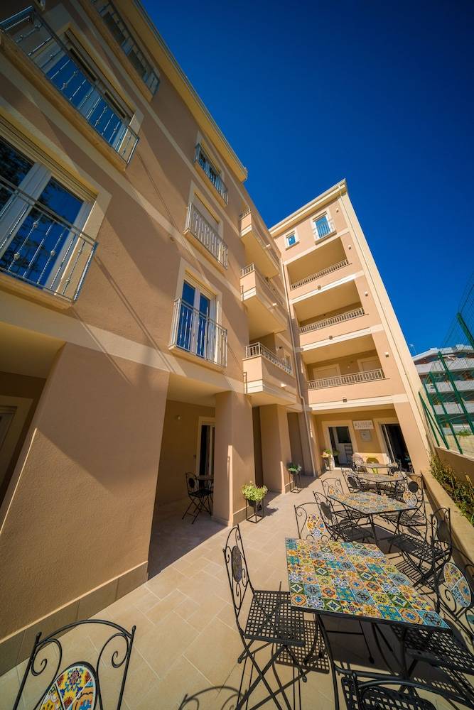 ELISEO PALACE TROPEA 1