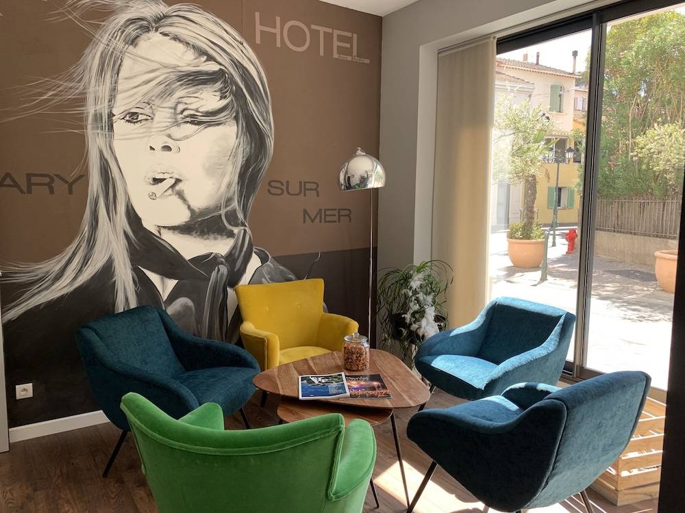 Holidays & Work HOTEL 1