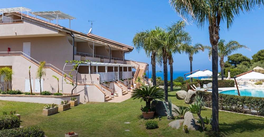 L' Arcobaleno Resort 1