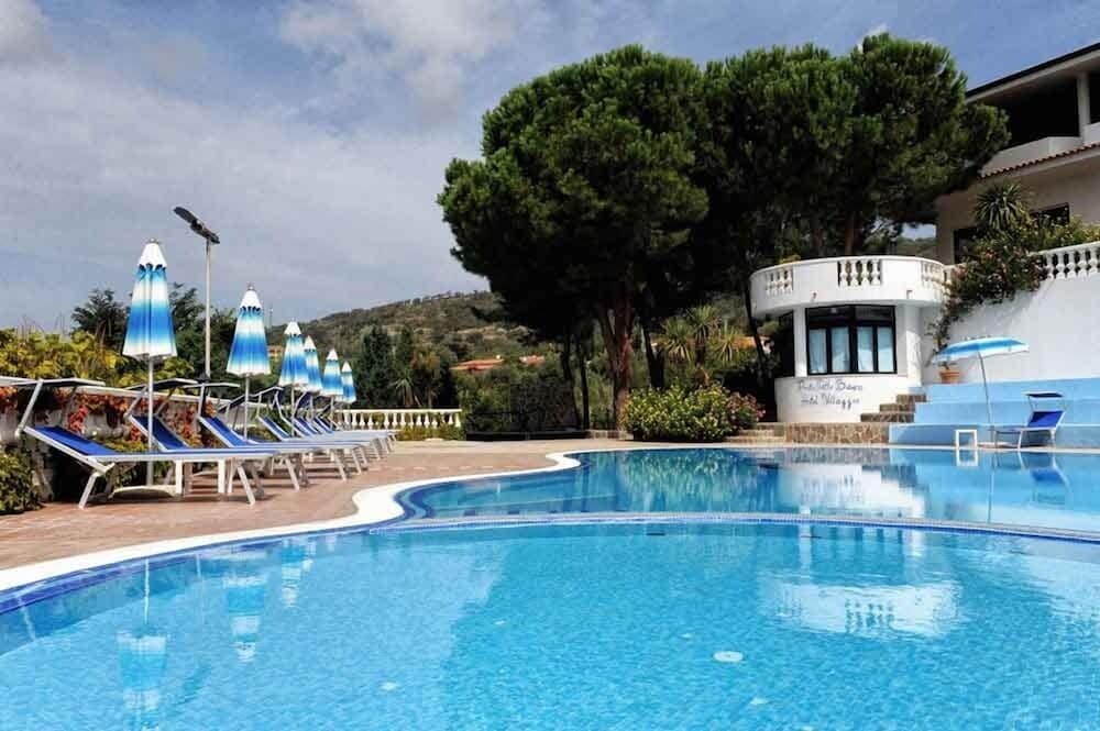 Villaggio Pineta Petto Bianco 1