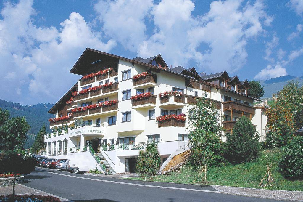 Hotel Garni Alpenruh-Micheluzzi 2