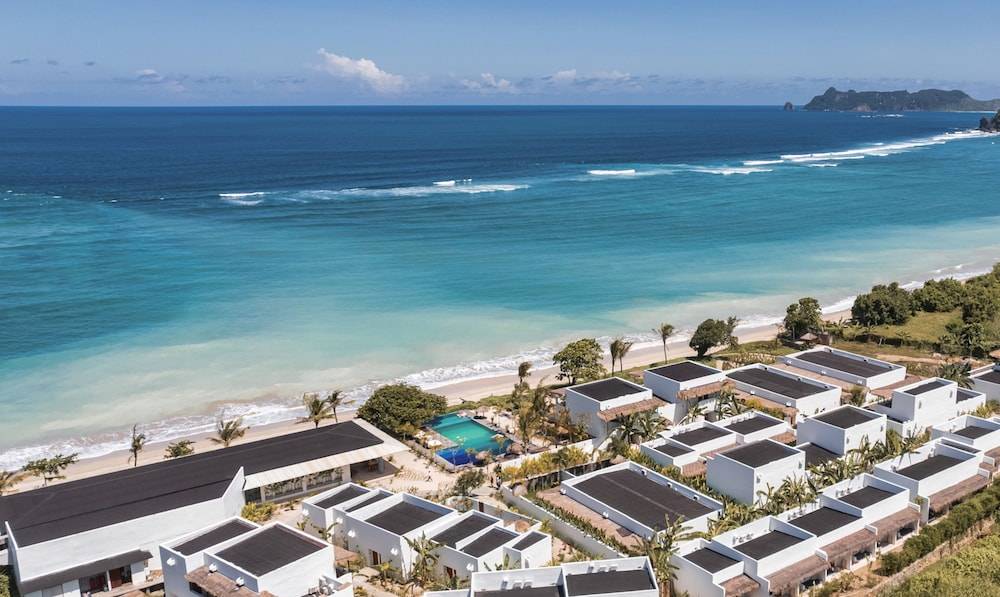 Amber Lombok Beach Resort 1