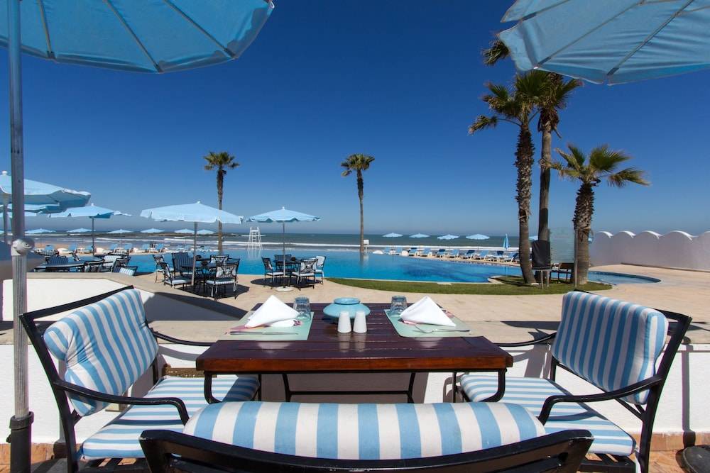 L' Amphitrite Palace Beach Resort & Spa 1