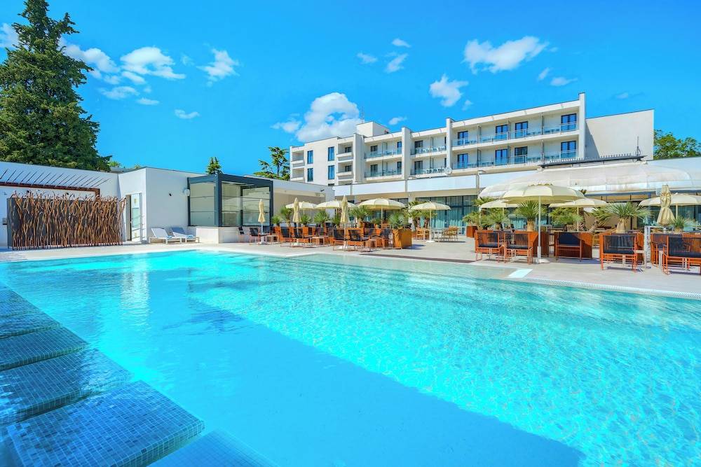 Hotel Alkar - Family Friendly Hotel with Pool in Sinj, Dalmatia 1
