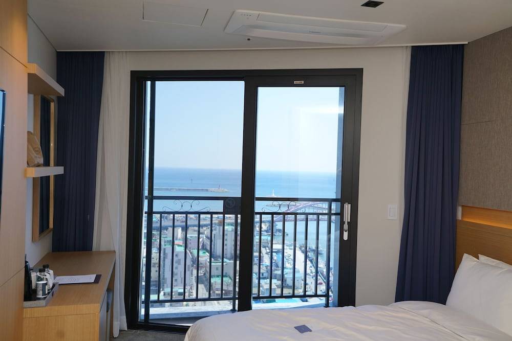 Sea Cruise Hotel 2