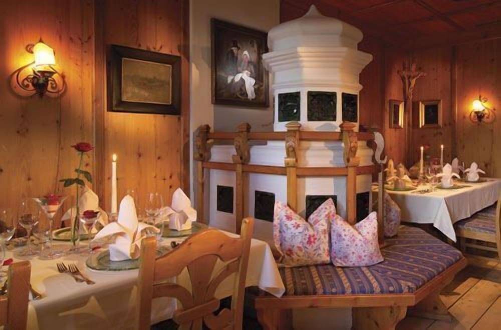 Hotel AlpenSchlössl 2