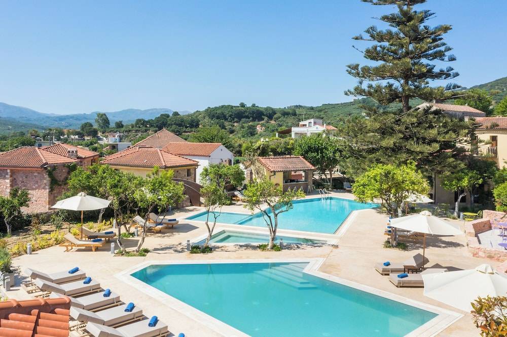 Spilia Village Hotel & Villas 1