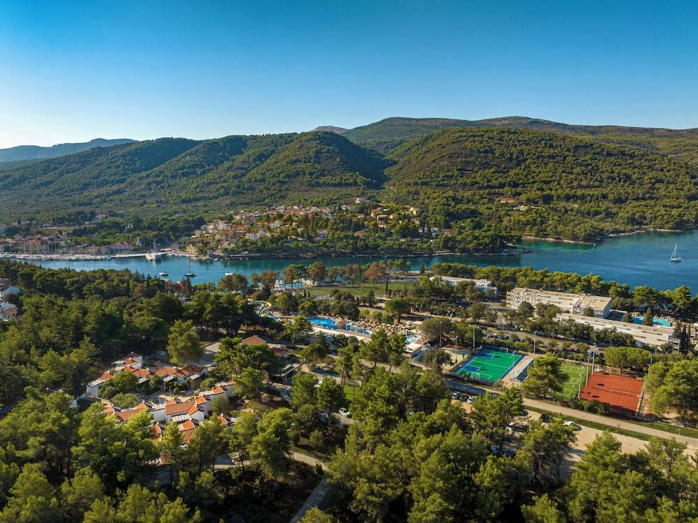 Valamar Amicor Resort 1