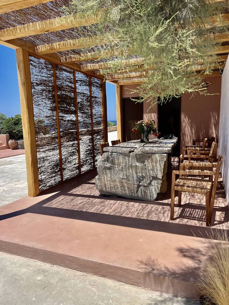 Akre Hotel - Designed for Adults 2
