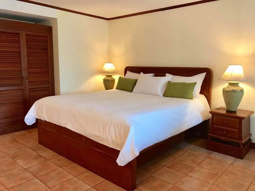 Surin Bay Inn 1