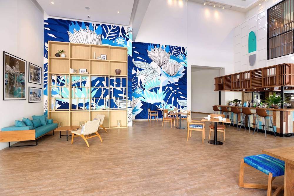 OUTRIGGER Surin Beach Resort 2
