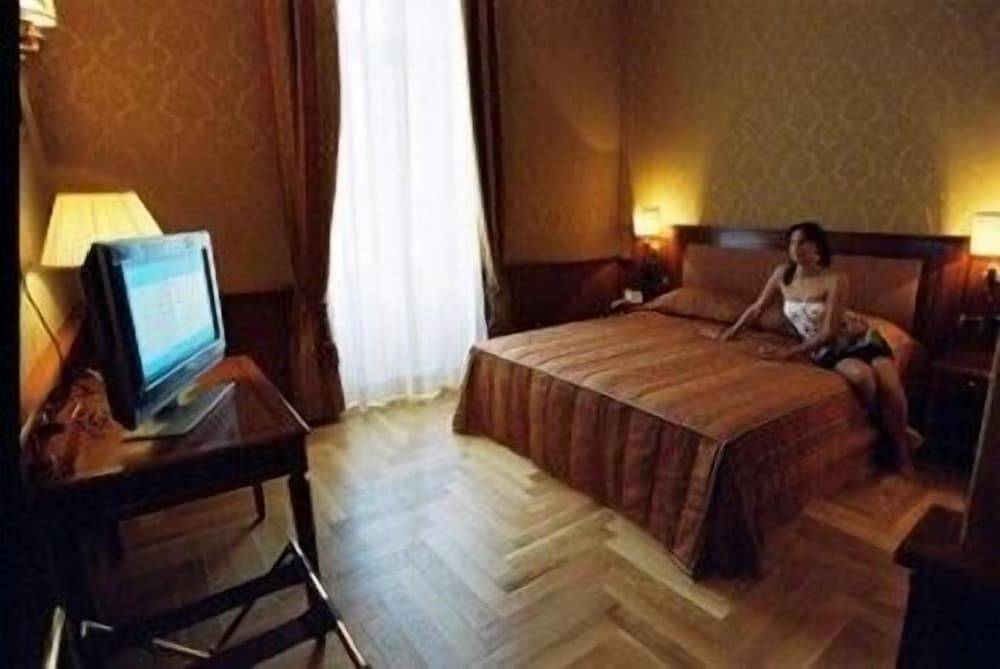 Livingston Hotel 2