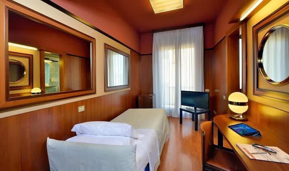 Grand Hotel Elite 2