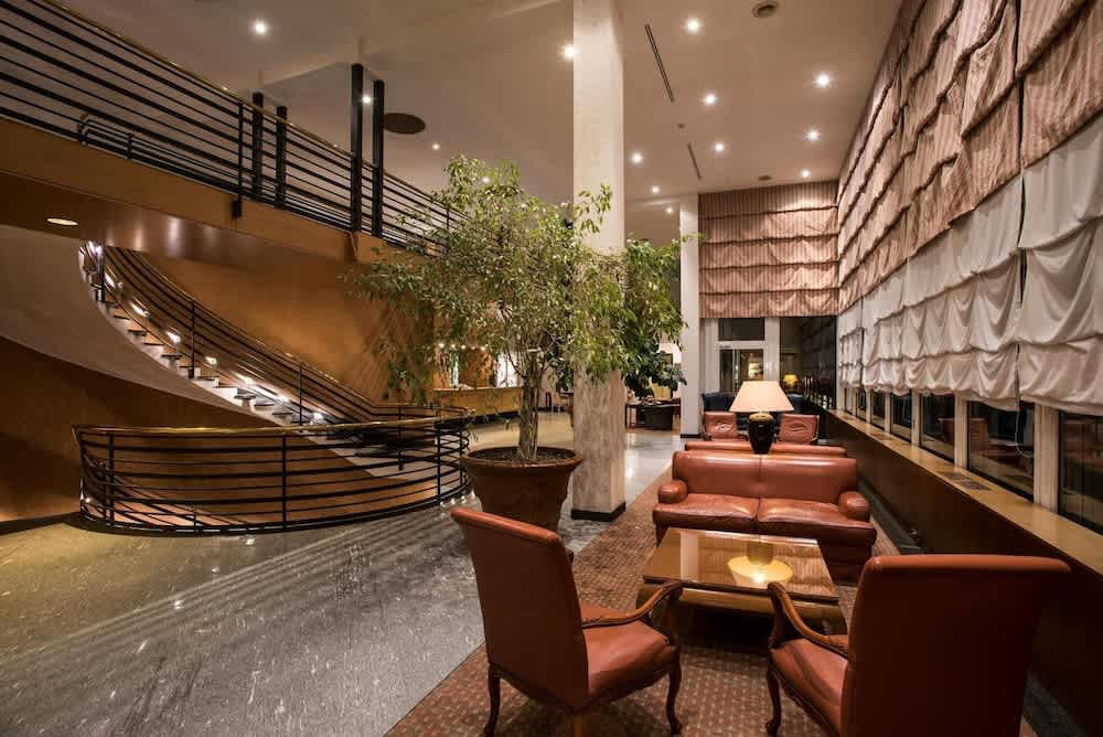 FlyOn Hotel & Conference Center 2