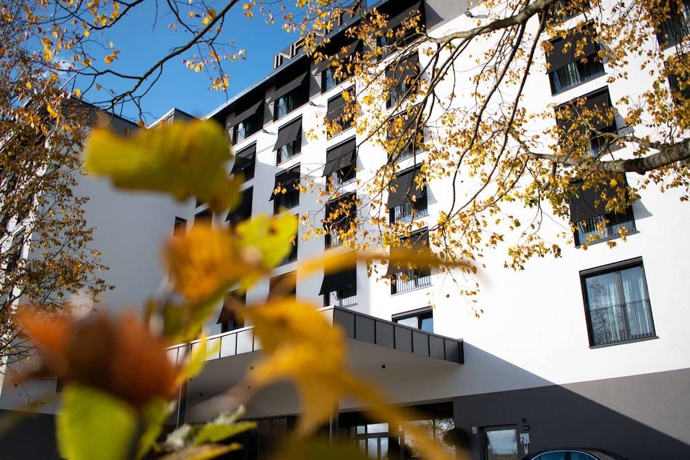 Infinity Hotel & Conference Resort Munich 1