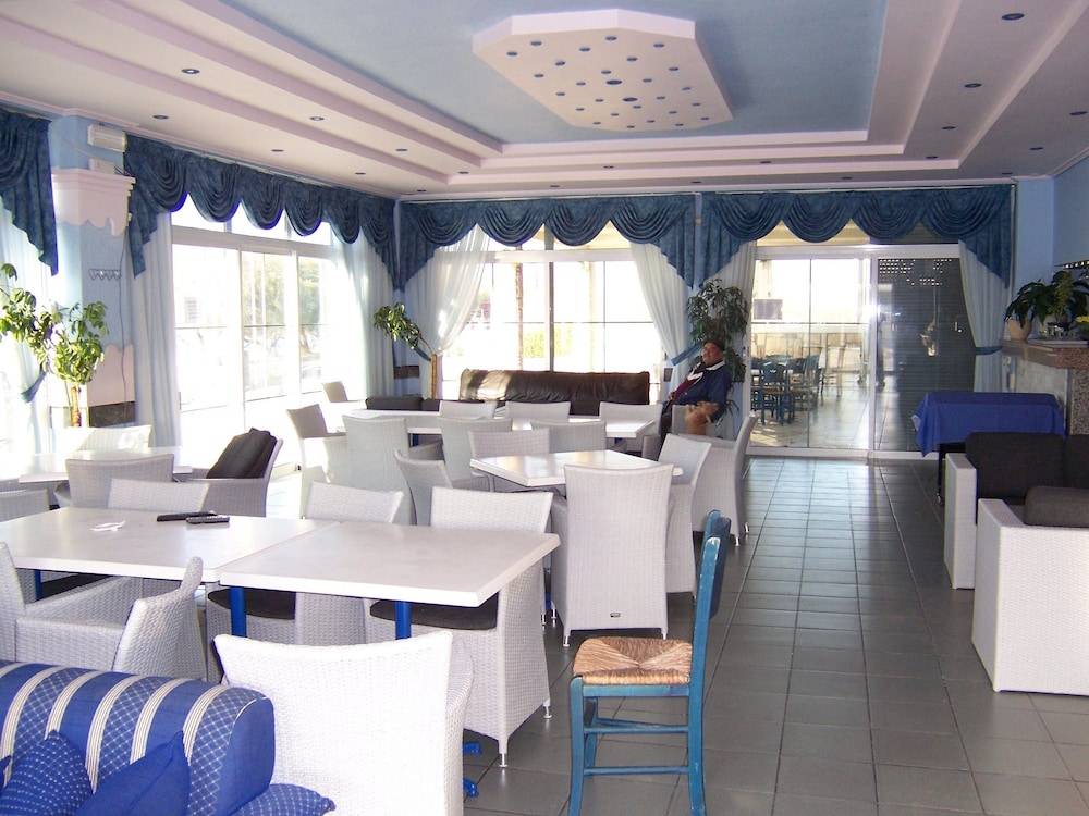 Aphrodite Beach Hotel 2